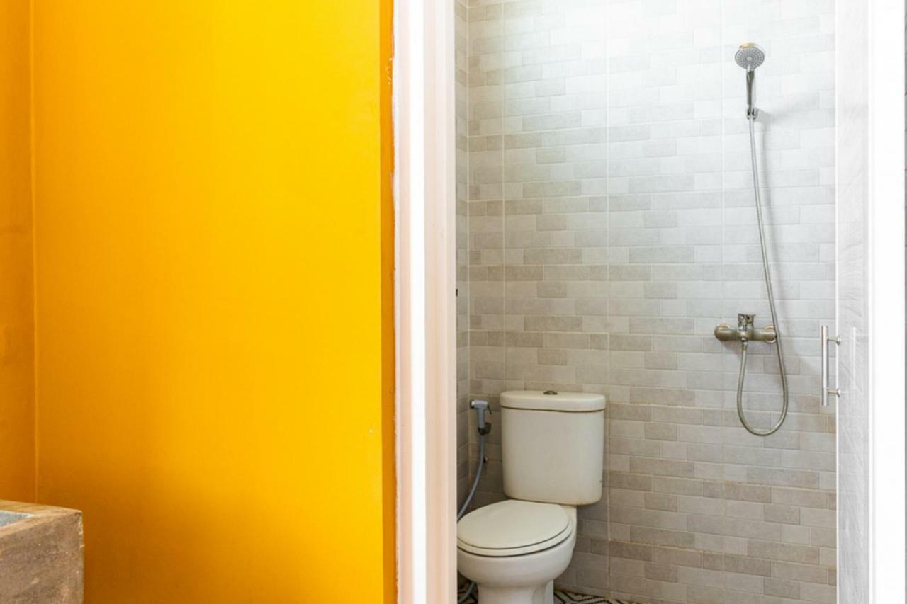 Reddoorz Hostel @ Di Panjaitan Simpang Lima Semarang Kültér fotó