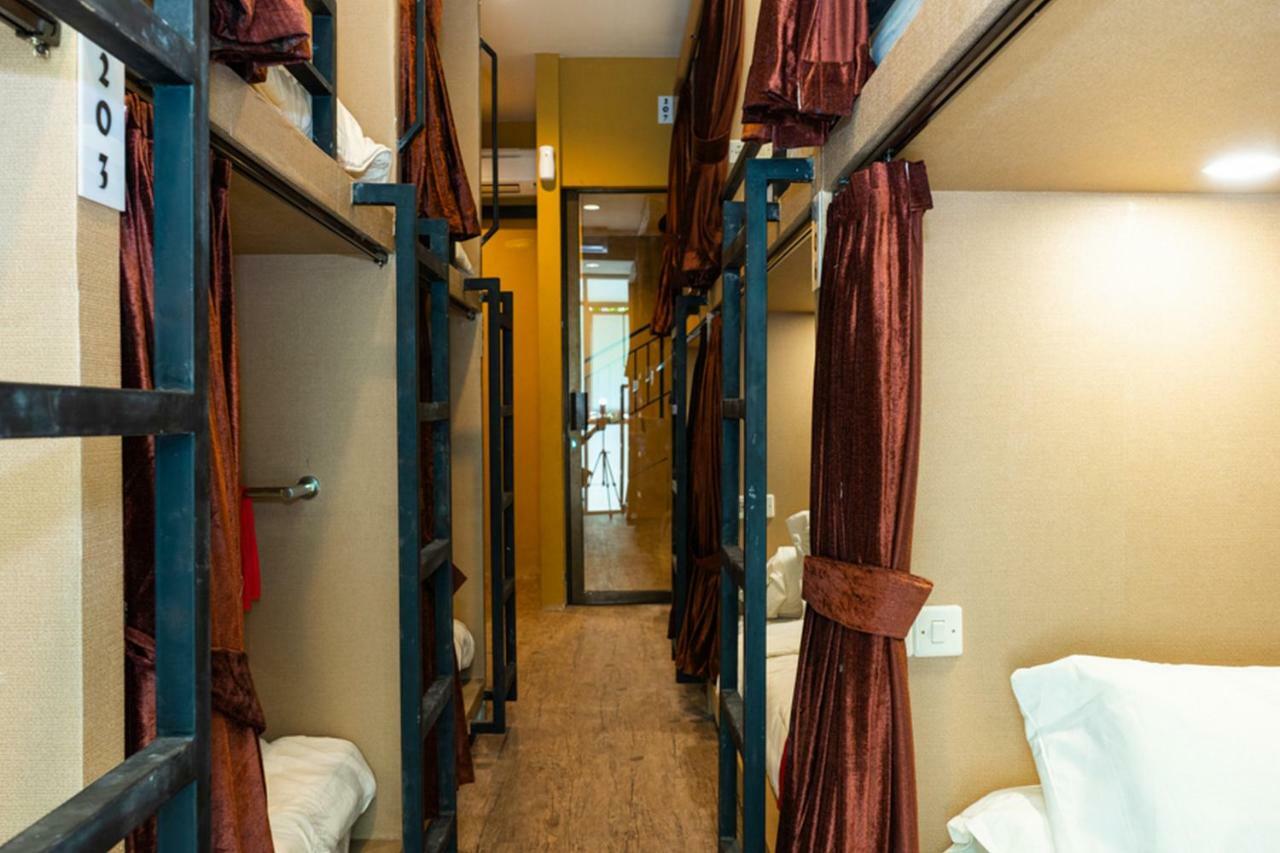 Reddoorz Hostel @ Di Panjaitan Simpang Lima Semarang Kültér fotó